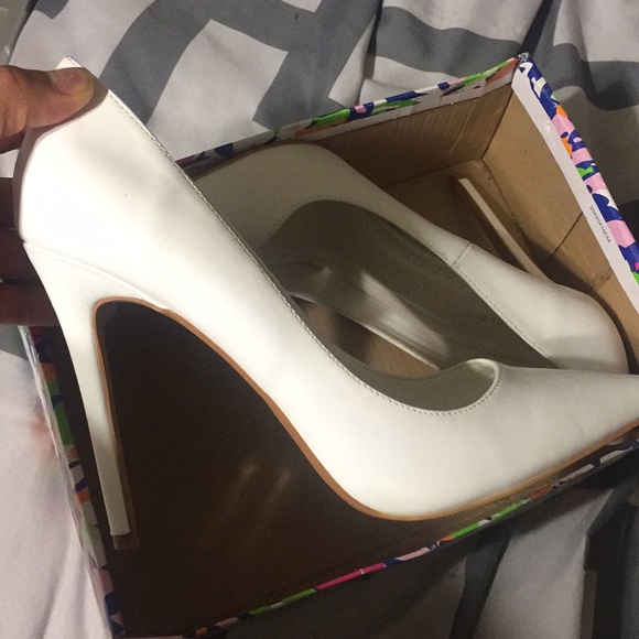 Fashion Nova Shoes - FINAL PRICE‼️NEW ALL WHITE PUMP